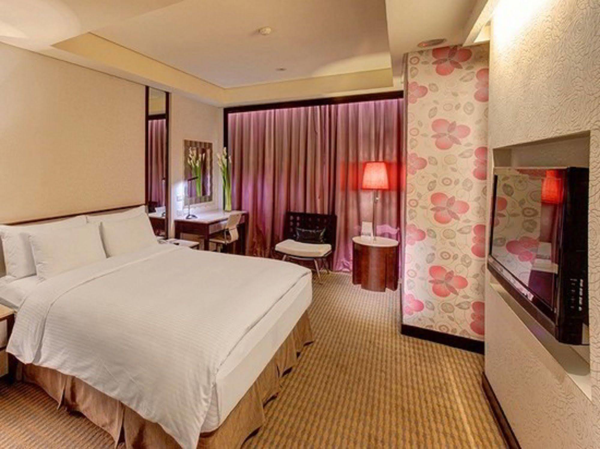 Hej Taipei Arena Hotel Экстерьер фото