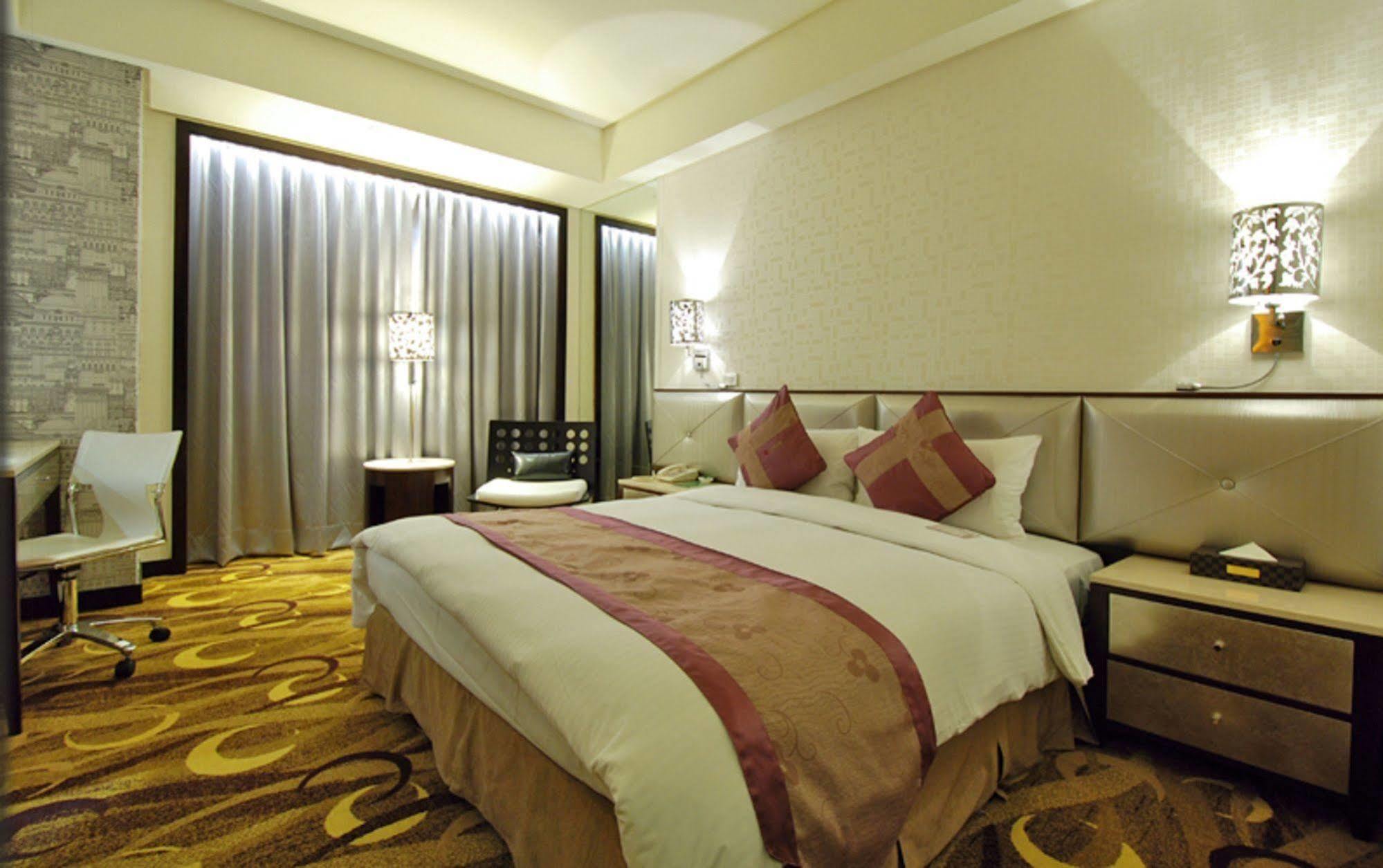 Hej Taipei Arena Hotel Экстерьер фото
