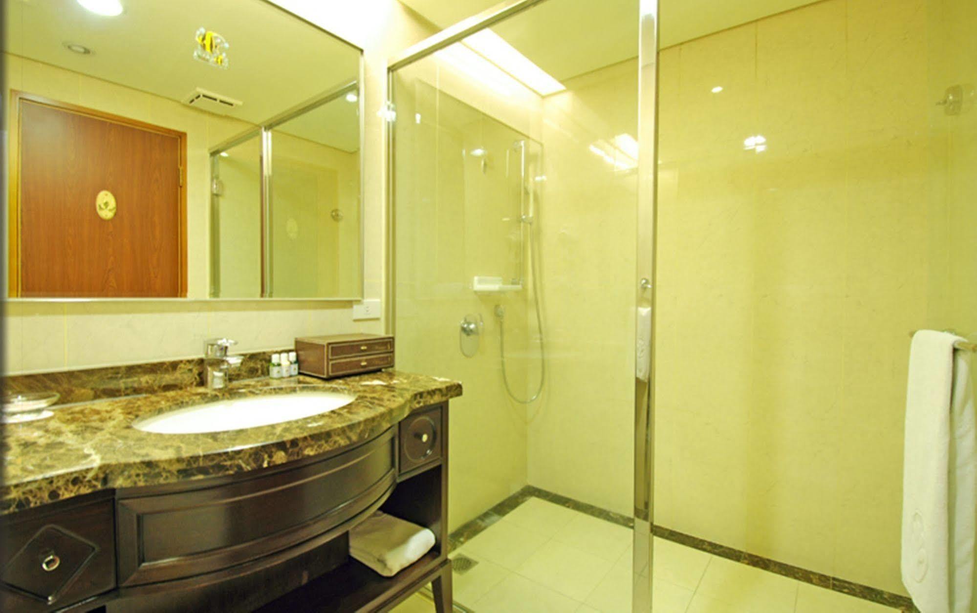 Hej Taipei Arena Hotel Экстерьер фото